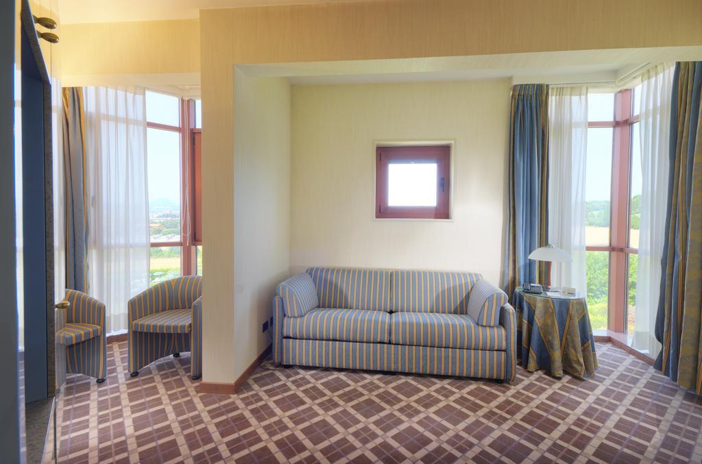 Federico Ii Hotel 4*